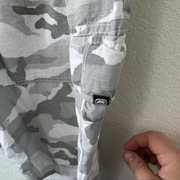 Ecko Unltd. Camouflage Cargo Men Shorts 42‎ - Picture 8 of 9